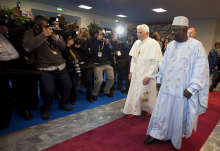Jaques Diouf und Papst Benedikt XVI bei der Eröffnung des Welternährungsgipfels, Bild:FAO